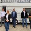 Eröffnung von Beständig Campers: (von links) Daniel Beständig, Marcel Appel, Sina Beständig, Bürgermeister Manuel Kneuer, Conny Beständig, Corinna Appel und Anette Kuhn.