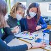Am Wirsberg-Gymnasium wurde ein interaktives Projekt zu erneuerbaren Energien mit Unterstützung der Initiative junge Forscher e. V. durchgeführt. Im Rahmen des Projektes experimentierten die Gymnasiasten zwei Tage lang, um Erkenntnisse zu den Zukunftsfragen der Energieversorgung von morgen zu erörtern. Dabei kamen Virtual Reality und der Bau eines Modelldorfes zum Einsatz.
