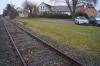 Auch ein Bahnhof und sein Vorplatz, wie auf diesem Foto in Prichsenstadt, gehört zur Bahntrasse der Steigerwaldbahn.