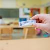 Gab es einen Corona-Fall in der Schulklasse, dann müssen sich die Klassenkameraden eine Woche lang täglich testen. (Symbolbild)