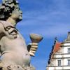 Am 18. Februar ist der Tag des Weintrinkens. Der historische Weinbau wird in Führungen, etwa durch den Schlosspark in Weikersheim thematisiert.