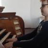 Beherrscht die Orgel außerordentlich gut: Der 14-jährige Bomhard-Schüler Paul Anton Göring.