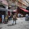 Sonnenstrahlen tanken in Frankreichs beliebten Straßencafés ist aktuell nur für Geimpfte und Genesene möglich. Sonnenstrahlen tanken in Frankreichs beliebten Straßencafés ist aktuell nur für Geimpfte und Genesene möglich.