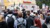 Unter dem Protest zahlreicher Gegendemonstranten hielt die Partei "Der III. Weg" am 18. September 2021 am Würzburger Barbarossaplatz eine Kundgebung ab.