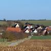 Am Rad- und Spazierweg auf einer Anhöhe über Püssensheim (im Hintergrund) soll einer der 53 Lieblingsplätze des Landkreises Würzburg in seinem Jubiläumsjahr entstehen.