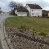 Auf dieses freie Grundstück in der Straße "Am Tannig" wird eine Wasserdruckerhöhungsanlage gebaut.