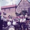 Auftritt der Schwemmelsbacher Musikanten im Nachbarort Kaisten Anfang der 80er-Jahre.