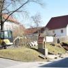 Einiges los ist an der Schule in Hendungen: Nach den Arbeiten am Rande soll das Gebäude brandschutztechnisch auf Vordermann gebracht werden. Die Kosten schockierten allerdings die Gemeinderäte.