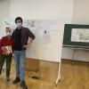 Autorin Camille Lavoix und Französischlehrer Karl Kröger. Autorin Camille Lavoix und Französischlehrer Karl Kröger.