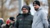 Verlässt den FC 05 Schweinfurt nach der Saison: Co-Trainer Jan Gernlein (rechts, im Gespräch mit Präsident Markus Wolf).