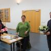 Kleinlangheims Bürgermeisterin Gerlinde Stier (links) und ihr Stellvertreter Dieter Zeller gratulierten am Ende des öffentlichen Teils der Sitzung des  Marktgemeinderates der Gemeinderätin Maria Wallrapp, die nun den Familiennamen Wallrapp-Hopfengart trägt, nachträglich zur Hochzeit, die am 22. Februar stattfand.