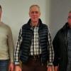 Die neu vereidigten Feldgeschworenen von Hohenroth Matthias Scheuplein (links)  Albert Buhl (rechts) und Obmann Klaus Sitzmann.