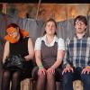 Ein temporeiches und kurzweiliges Theater-Spektakel, das mit schrillen Kostümen, schrägen Saxofon-Einlagen, Tanz und Akrobatik die Kinder fest in seinen Bann zog.