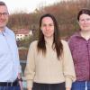 Durch den Oberauracher Flüchtingsbus fand Aljona Lydvjuenko(Mitte) mit ihren drei Kindern den Weg nach Unterfranken. Die 33-Jährige wohnt jetzt in der Einliegerwohnung von Joachim Stark in Eltmann. Daria Opfermann aus Wustviel (rechts) übersetzte beim Pressegespräch.