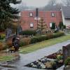 Auf dem Friedhof gibt es schon zwei Bereiche für Urnengräber. Während die Gemeinde ein weiteres anonymes Urnenfeld neben der Aussegnungshalle favorisierte, ist die Kirchengemeinde für einen Platz im Friedhof selbst wie zum Beispiel auf der Grünfläche.