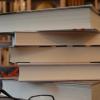 Die Bildung darf auch in Kriegszeiten nicht auf der Strecke bleiben. Die Stadtbibliothek bietet auf ihrer Homepage Links zu ukrainischen Büchern an.