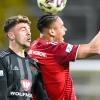 Nutzte seinen Kurzeinsatz im Auswärtsspiel beim FC Bayern München II: Der Schweinfurter Mittelfeldspieler Edin Hyseni (links im Zweikampf mit Armando Sieb) überzeugte mit Leidenschaft und einem schönen Tor.