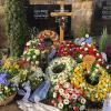 Ehrenbürger Franz Stephan wurde im Familiengrab auf dem städtischen Friedhof von Gerolzhofen beigesetzt.