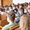 Voll besetzt, aber mit Maske: So sah an der Uni Würzburg der Start in das Wintersemester 2021/22 aus, hier eine Vorlesung im Audimax am Sanderring. Voll besetzt, aber mit Maske: So sah an der Uni Würzburg der Start in das Wintersemester 2021/22 aus, hier eine Vorlesung im Audimax am Sanderring.