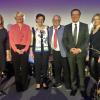 Inhaber Tobias Motz (rechts) und Familie bei der offiziellen Eröffnung des neuen Vier-Sterne-Hotels „Das Bischof“ in Tauberbischofsheim gemeinsam mit Landtagsvizepräsident und Wahlkreisabgeordneten Wolfgang Reinhart (Dritter von rechts), Anette Schmidt, Bürgermeisterin der Stadt Tauberbischofsheim (Zweite von links) sowie Peter Vogel, Vorstandsvorsitzender der Sparkasse Tauberfranken (links).