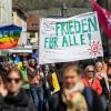 Rund 200 Personen demonstrierten am Samstag auf dem Würzburger Ostermarsch für Frieden und gegen die Nato.