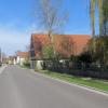Eine Staatsstraße bildet die Ortsdurchfahrt in Simmershofen, das Straßenbauamt will seinen Anteil verringern.