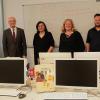 Startschuss zum Breitbandausbau mit Glasfaseranschluss für die drei Schulen von Eltmann mit (von links) Direktorin Manuela Küfner (Realschule), Bürgermeister Michael Ziegler, Landrat Wilhelm Schneider, Rektorin Jutta Aumüller (Grundschule), Konrektorin Marion Krines (Mittelschule), Daniel Purkert (Breitbandpate der Stadt Eltmann) und Michael Brehm (Wirtschaftsförderer beim Landkreis).