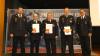 Beim Jubiläumsabend anlässlich des 25-jährigen Bestehens des Kreisfeuerwehrverbandes Haßberge wurden (ab Zweiter von links) Georg Pfrang, Peter Pfaff und Ralf Dressel mit dem Deutschen Feuerwehrehrenkreuz in Silber ausgezeichnet. Die Verleihung nahmen Johannes Eitzenberger (rechts) und Ralf-Peter Schenk (links) vor.