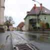 Den Startschuss für die Kanalsanierung in der Wilhelm-Behr-Straße in Sulzheim (Foto) hat der Gemeinderat erst einmal auf 2023 verschoben. Für die dringend notwendige Tiefbaumaßnahme sind im Finanzplan für 2023 zwei Millionen Euro vorgesehen.