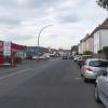 Maroder Asphalt, ungesicherte Gehwege: Die Dittelbrunner Hauptstraße soll erneuert werden.