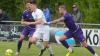 Zwei gegen einen: Die Bamberger Christopher Kettler (links) und Timo Strohmer (rechts) attackieren Fabio Gobbo vom TSV Karlburg. Zwei gegen einen: Die Bamberger Christopher Kettler (links) und Timo Strohmer (rechts) attackieren Fabio Gobbo vom TSV Karlburg.