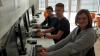 Den ersten Platz als Team erreichten die Haßfurter Gymnasiasten (von vorne) Nikolas Finke, Moritz Merkel und Felix Schuster bei der Hacking-Challenge der Hochschule Augsburg.