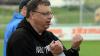 Fäuste ballen und um den Klassenerhalt kämpfen: Trainer Harald Funsch tritt mit dem FV 04 Würzburg an diesem Samstag gegen den Tabellenzweiten SpVgg Ansbach an.