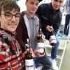 Die angehenden Weinbautechniker peppten die Bügelverschlussflaschen optisch durch selbst designte Etiketten mit lachenden Gesichtern auf. Die angehenden Weinbautechniker peppten die Bügelverschlussflaschen optisch durch selbst designte Etiketten mit lachenden Gesichtern auf.