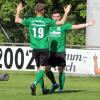 Hatten beim 0:5 gegen Landesliga-Meister FC Geesdorf nichts zu jubeln: Marcel Kühlinger (rechts) und Pascal Stürmer von der DJK Schwebenried/Schwemmelsbach dürfen nun aber in die Sommerpause.