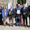 Flankiert von Ehrendamen zeichnete die Honoratioren die langjährigen Siebener (mit den Urkunden von links)  Herbert Schraud (Halsheim/50 Jahre) und Franz-Josef Vetter (Arnstein/25 Jahre) aus.
