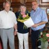 Kurt und Christel Burkert mit dem stellvertretenden Bürgermeister Gerhard Baumann.
