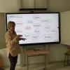 "Mit dem Whiteboard der digitalen Tafel zeigen sich die Kinder sehr motiviert", erklärt die heilpädagogische Förderlehrerin Gerlinde Schmitt.