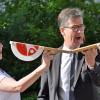 Kultusstaatssekretärin Anna Stolz und Oberbürgermeister Christian Schuchardt eröffnen den Lauf. Kultusstaatssekretärin Anna Stolz und Oberbürgermeister Christian Schuchardt eröffnen den Lauf.