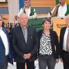 Zu einem Abend der Begegnung luden die Steinfelder ihre Gäste aus Chauvigné ein. Das Programm gestalteten (im Bild von links) Bürgermeister Günter Koser, Steinfelds Partnerschaftsbeauftragter Andreas Seufert, die Präsidentin des Partnerschaftskomitees von Chauvigné Géraldine Guerlée und le maire de Chauvigné Henri Rault.