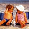 Womöglich am Strand in Italien, dieser kleine Flirt? 