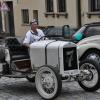 Steffen Hesse auf seinem Opel Baujahr 1907.