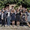 Erinnerungsfoto mit Pfarrerin Mareike Rathje, Anton Hoffmann, Samuel Dürr, David Lach, Lucas Hofmann, Tim Lutz, Philipp Saenger, Adrian Schmidt, Jana Rais, Zoe Radler, Jennifer Köhler, Mona Bock, Svea-Atara Martin, Emmi-Marie Hemmerlein, Julia Schäfer und Pfarrer Harald Vogt.