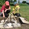 Feuer machen und offenen Feldbrand ausprobieren: Viktoria und Lennard wissen, wie es geht. Feuer machen und offenen Feldbrand ausprobieren: Viktoria und Lennard wissen, wie es geht.