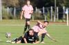 In der Kreisliga-Saison war Daniel Rinbergas (unten, im Duell mit dem Ebelsbacher Kenneth Bugner ) noch als Spielertrainer beim FC Sand II aktiv. In der anstehenden Landesliga-Saison wird der 40-Jährige "nur" noch an der Seitenlinie stehen.