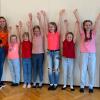 Trainerin Martina Lein mit Kids und Teens zeigten Choreographien auf Songs der Charts. Trainerin Martina Lein mit Kids und Teens zeigten Choreographien auf Songs der Charts.