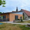 Der Kindergarten in Höchheim. Die energetische Sanierung verzögert sich, weil Firmen unvollständige oder gar keine Angebote abgegeben haben. Der Kindergarten in Höchheim. Die energetische Sanierung verzögert sich, weil Firmen unvollständige oder gar keine Angebote abgegeben haben.