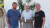 Die UWG Randersacker gratulierte Dr. Peter Rost zum 80. Geburtstag. Im Bild (von links):  Christian Hertlein, Dr. Peter Rost, Jürgen Hart