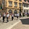 Am Sonntag zog der Schützenfestzug durch die Gerolzhöfer Innenstadt.