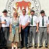 Königsproklamation (von links): Altkönig Wendelin Fritz, 2. Schützenmeister Dirk Seidenstücker, Schützenkönigin Mechthild Ankenbrand, Adlerkönig (Vorderladergewehr) Roland Nunn, 1. Ritter Bastian Brand, 2. Ritter Günther Brand, Bürgermeister Thorsten Wozniak und 1. Schützenmeister Jürgen Ankenbrand. Königsproklamation (von links): Altkönig Wendelin Fritz, 2. Schützenmeister Dirk Seidenstücker, Schützenkönigin Mechthild Ankenbrand, Adlerkönig (Vorderladergewehr) Roland Nunn, 1. Ritter Bastian Brand, 2. Ritter Günther Brand, Bürgermeister Thorsten Wozniak und 1. Schützenmeister Jürgen Ankenbrand.